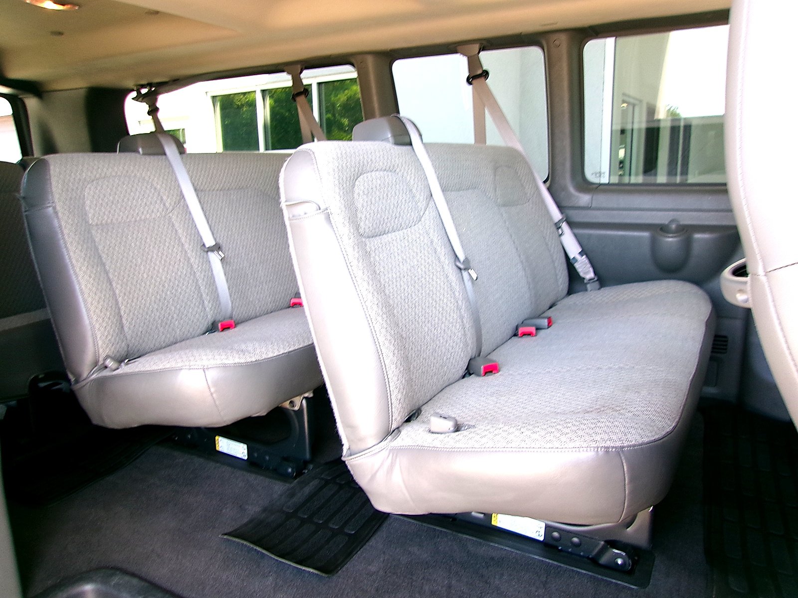 Used 2024 Chevrolet Express 3500 LT w/ LT Preferred Equipment Group RWD image 18