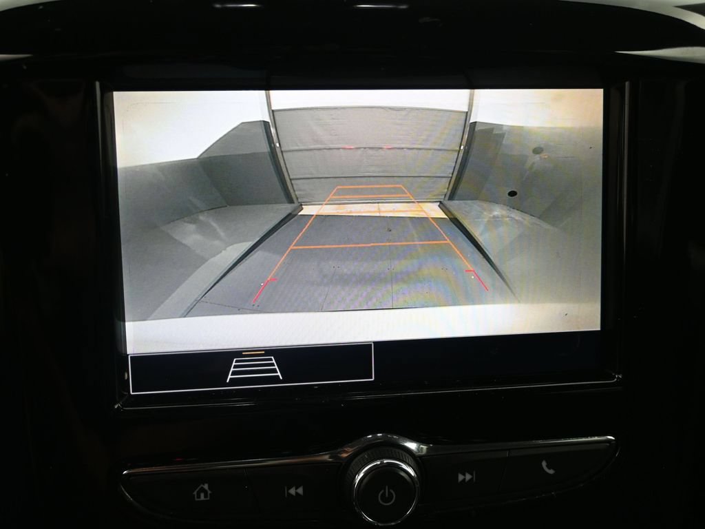 Used 2020 Chevrolet Traverse LT FWD image 10
