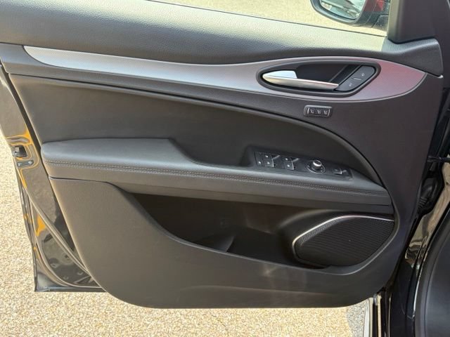 Used 2023 Alfa Romeo Stelvio Veloce AWD/4WD image 18