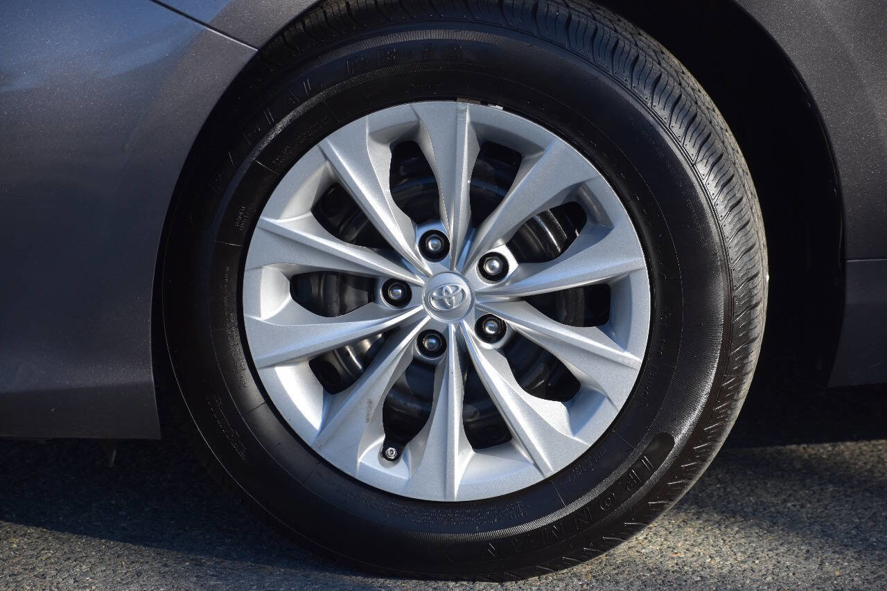 Used 2015 Toyota Camry LE FWD image 36