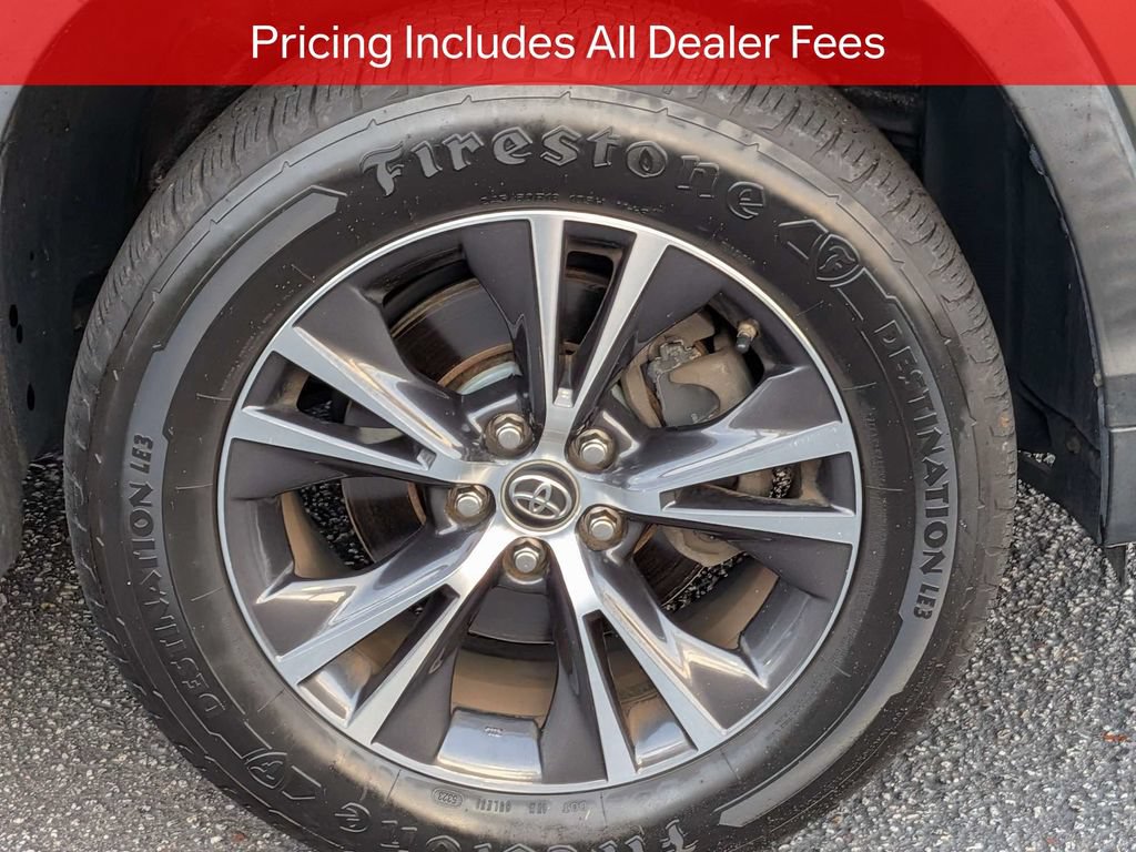 Used 2016 Toyota Highlander XLE FWD image 12