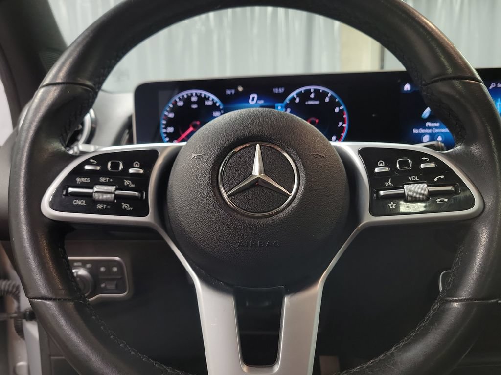 Used 2021 Mercedes-Benz GLB 250 w/ Premium Package image 18
