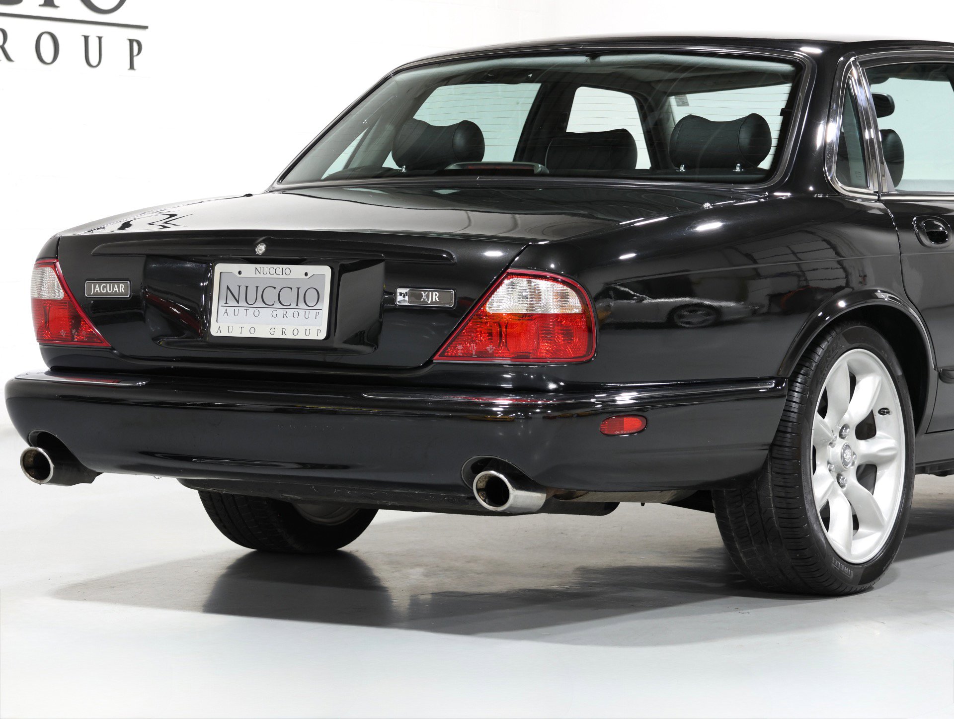 Used 1998 Jaguar XJ8 RWD image 36