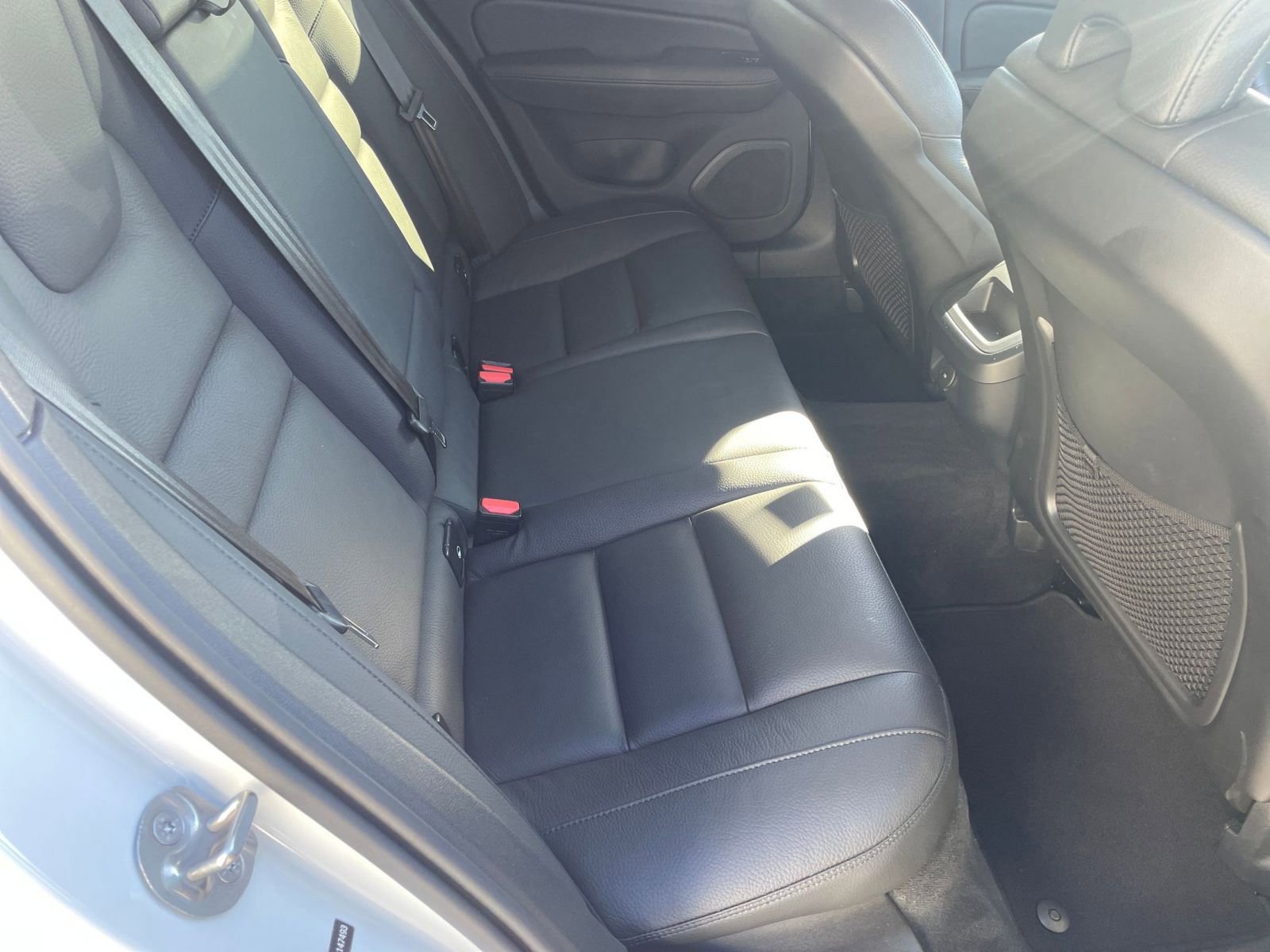 Used 2025 Volvo V60 B5 Cross Country Plus image 39