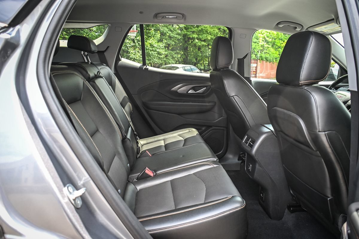 Used 2020 GMC Terrain SLT w/ Preferred Package AWD/4WD image 16