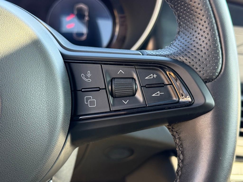 Used 2024 Alfa Romeo Giulia Ti image 23