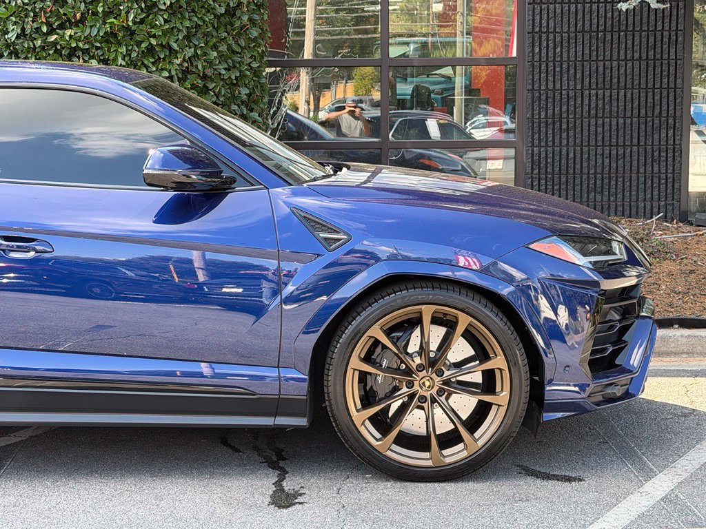 Used 2021 Lamborghini Urus AWD/4WD image 23