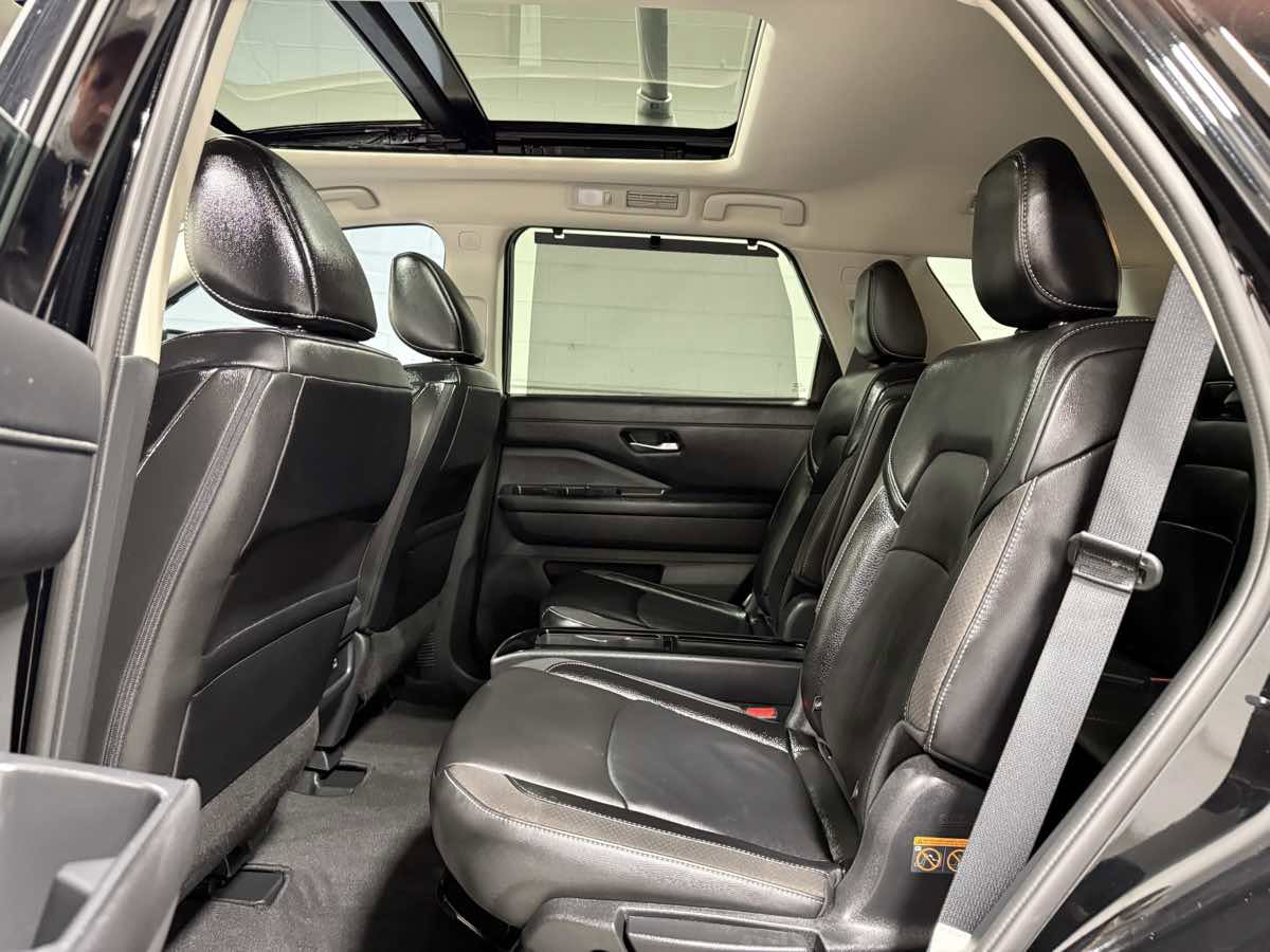 Used 2024 Nissan Pathfinder SL w/ SL Premium Package AWD/4WD image 19
