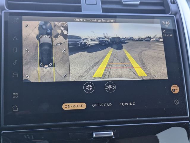 Used 2025 Land Rover Discovery Dynamic SE image 10