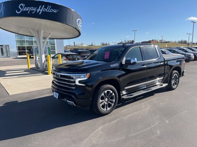 Used 2024 Chevrolet Silverado 1500 High Country w/ Technology Package image 1