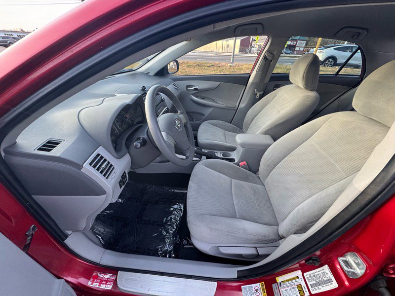 Used 2010 Toyota Corolla LE image 9