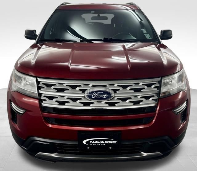 Used 2019 Ford Explorer XLT image 3