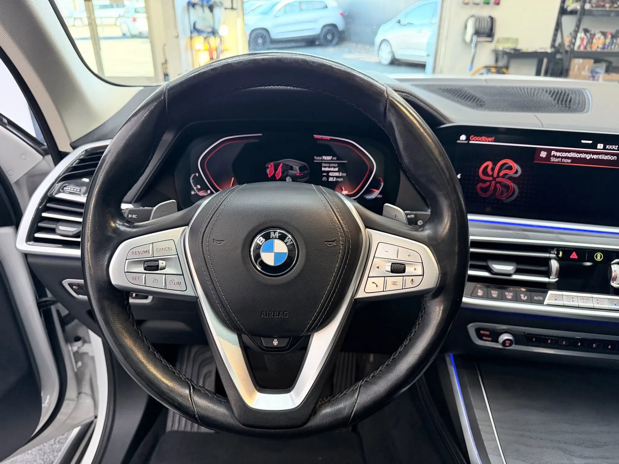 Used 2020 BMW X7 xDrive40i w/ Premium Package image 11