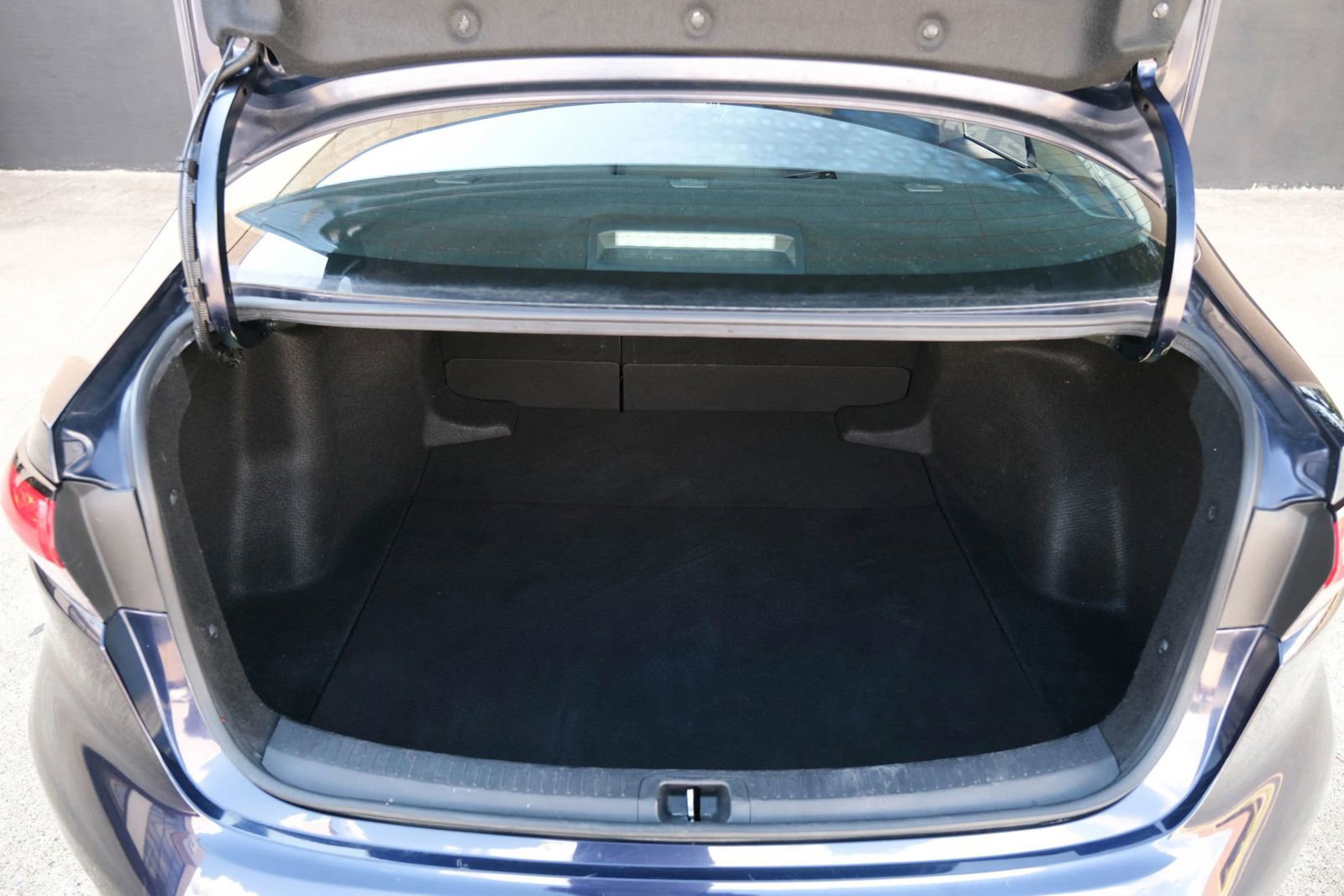 Used 2021 Toyota Corolla LE image 27