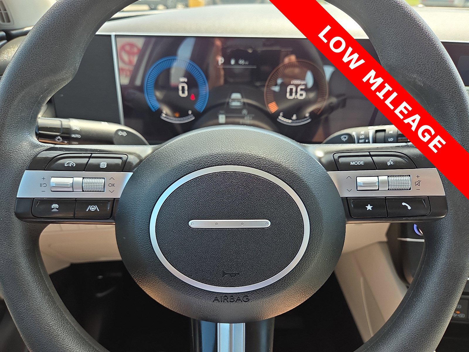 Used 2025 Hyundai Tucson SE FWD image 24