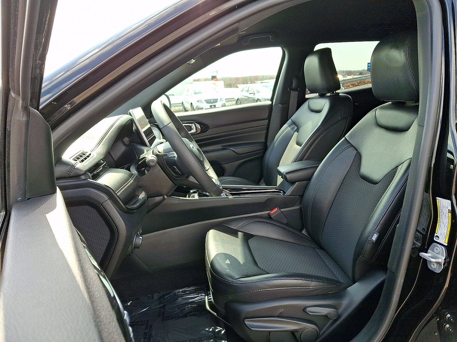 Certified 2022 Jeep Compass Latitude image 14