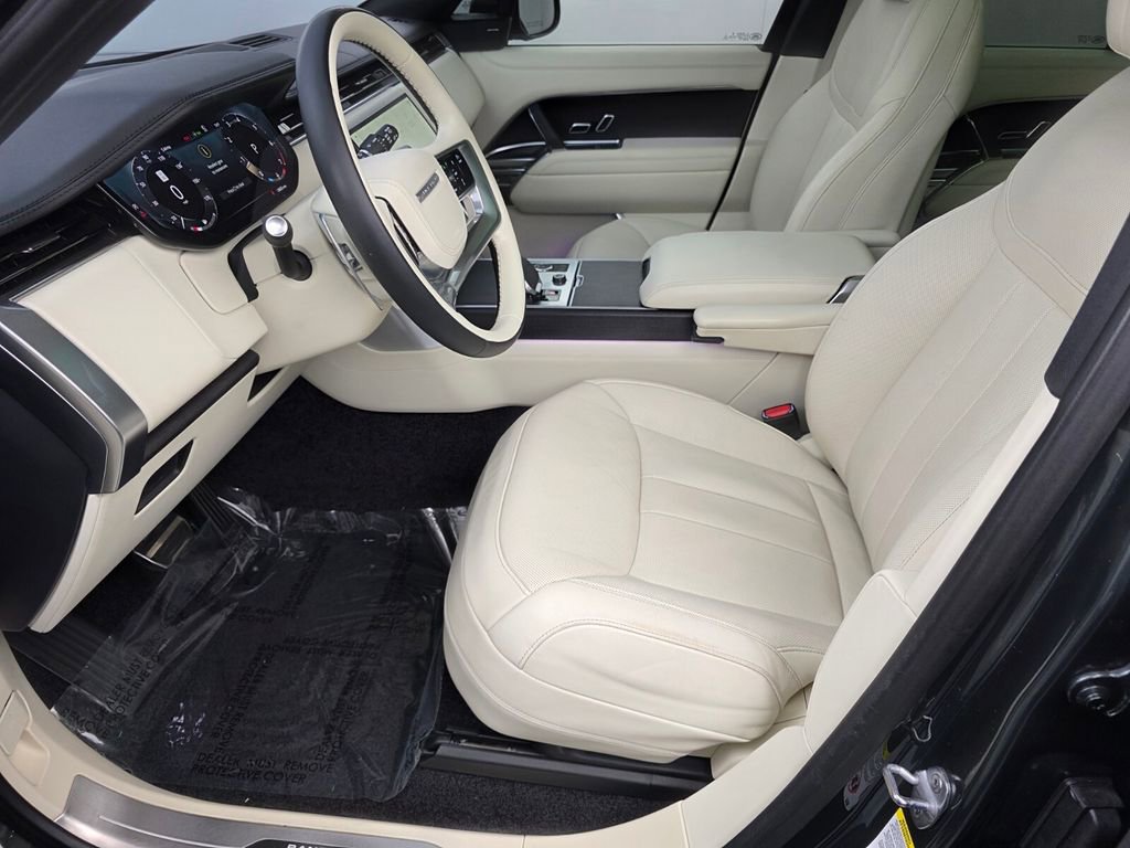 Used 2023 Land Rover Range Rover SE image 9