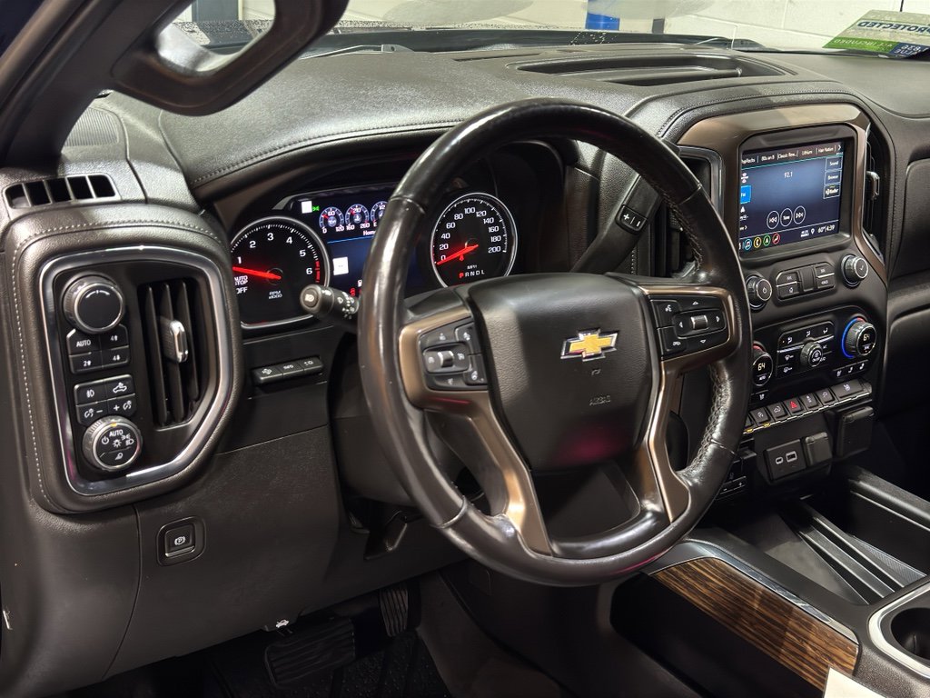 Used 2019 Chevrolet Silverado 1500 High Country w/ Technology Package AWD/4WD image 19