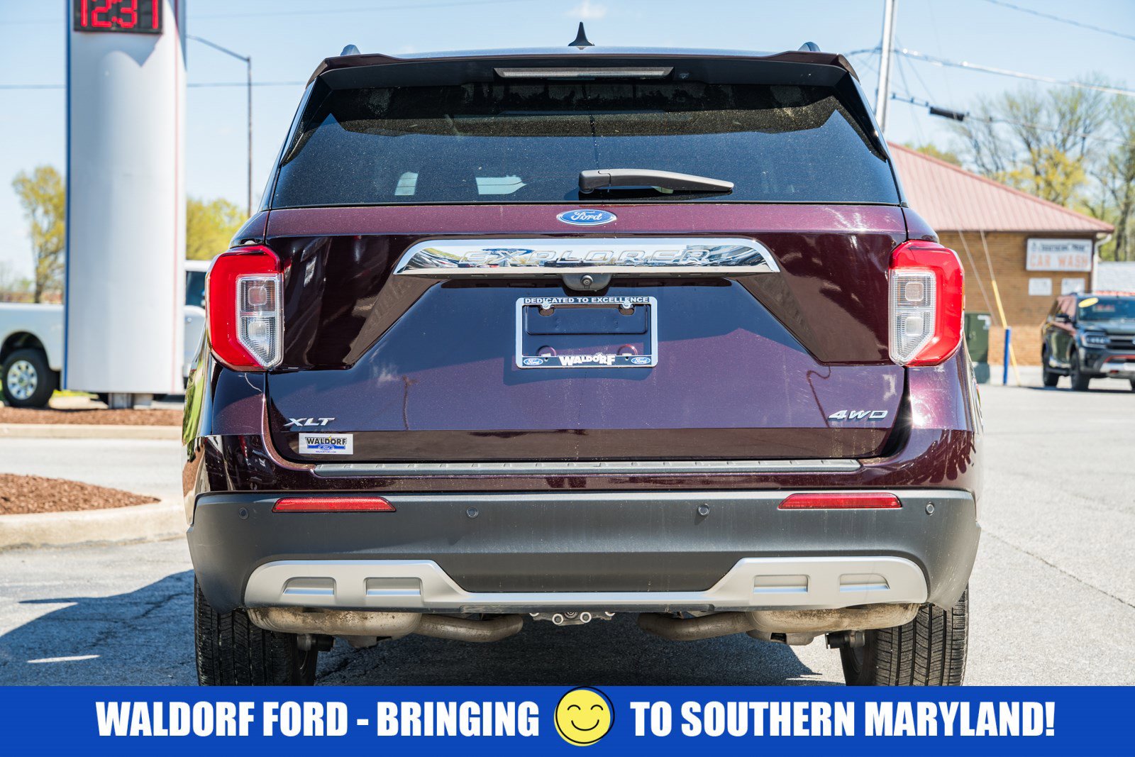 Used 2023 Ford Explorer XLT w/ Equipment Group 202A image 12