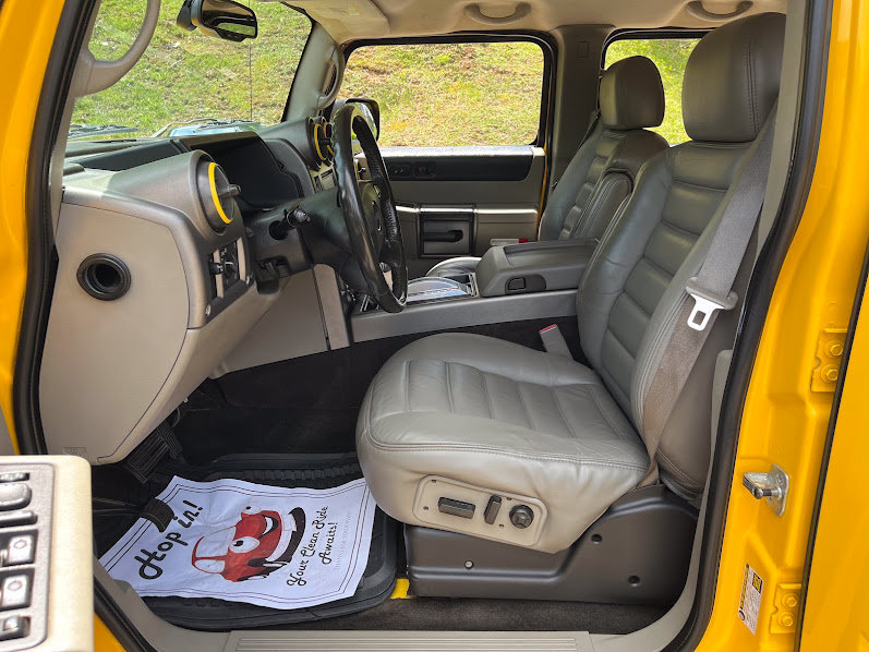 Used 2004 HUMMER H2 w/ Preferred Equipment Group AWD/4WD image 8