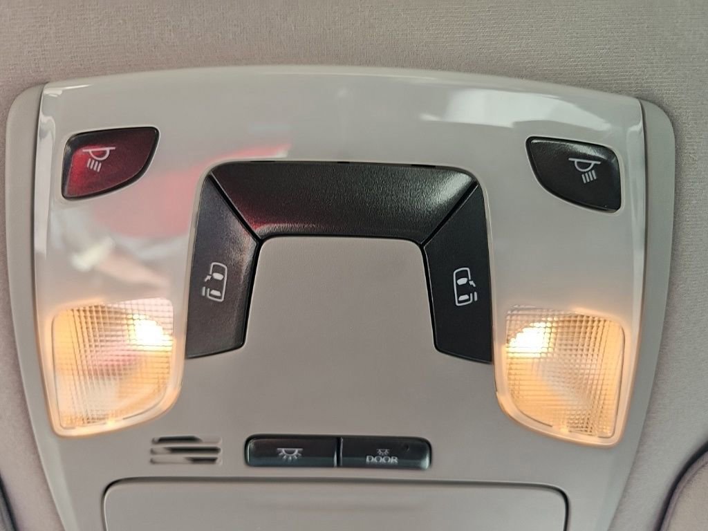 Used 2013 Toyota Sienna LE FWD image 26