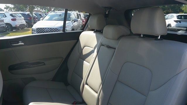 Used 2020 Kia Sportage EX image 7