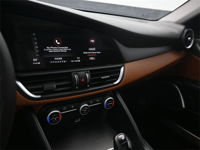 Used 2019 Alfa Romeo Giulia Base image 11