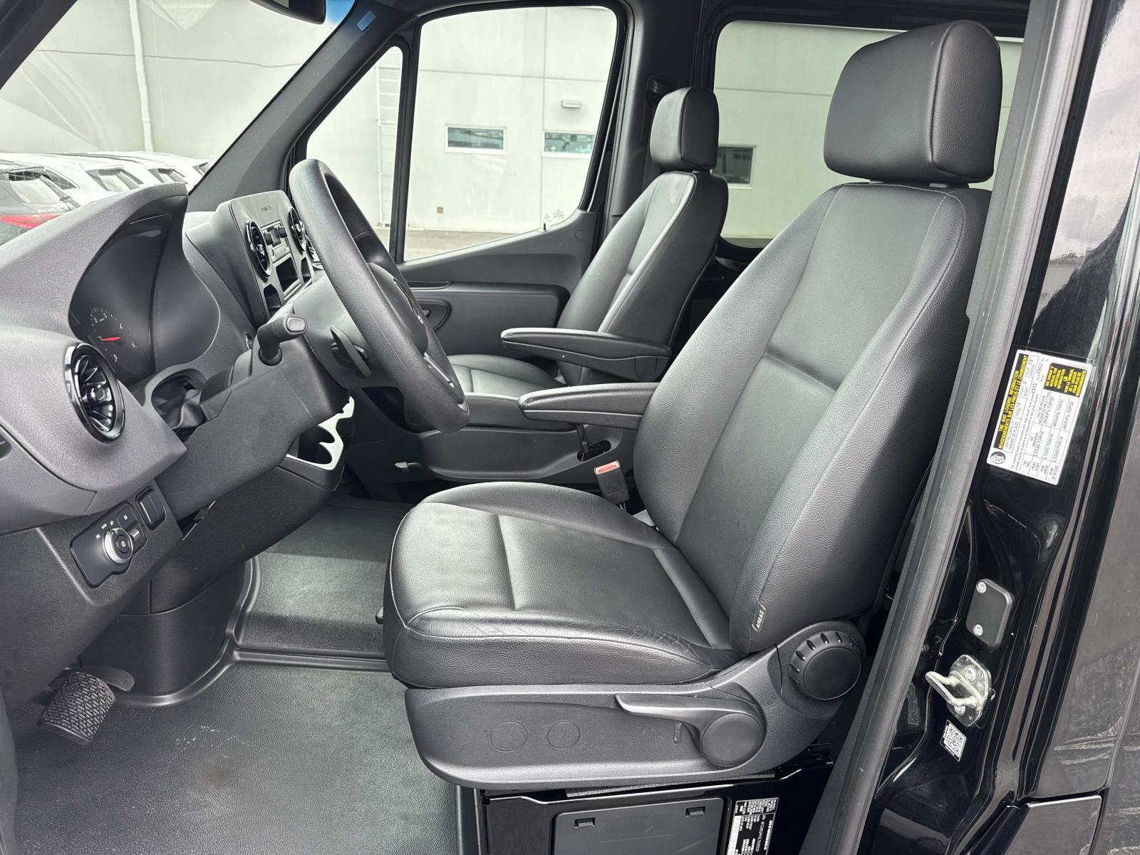 Used 2020 Mercedes-Benz Sprinter 2500 image 20