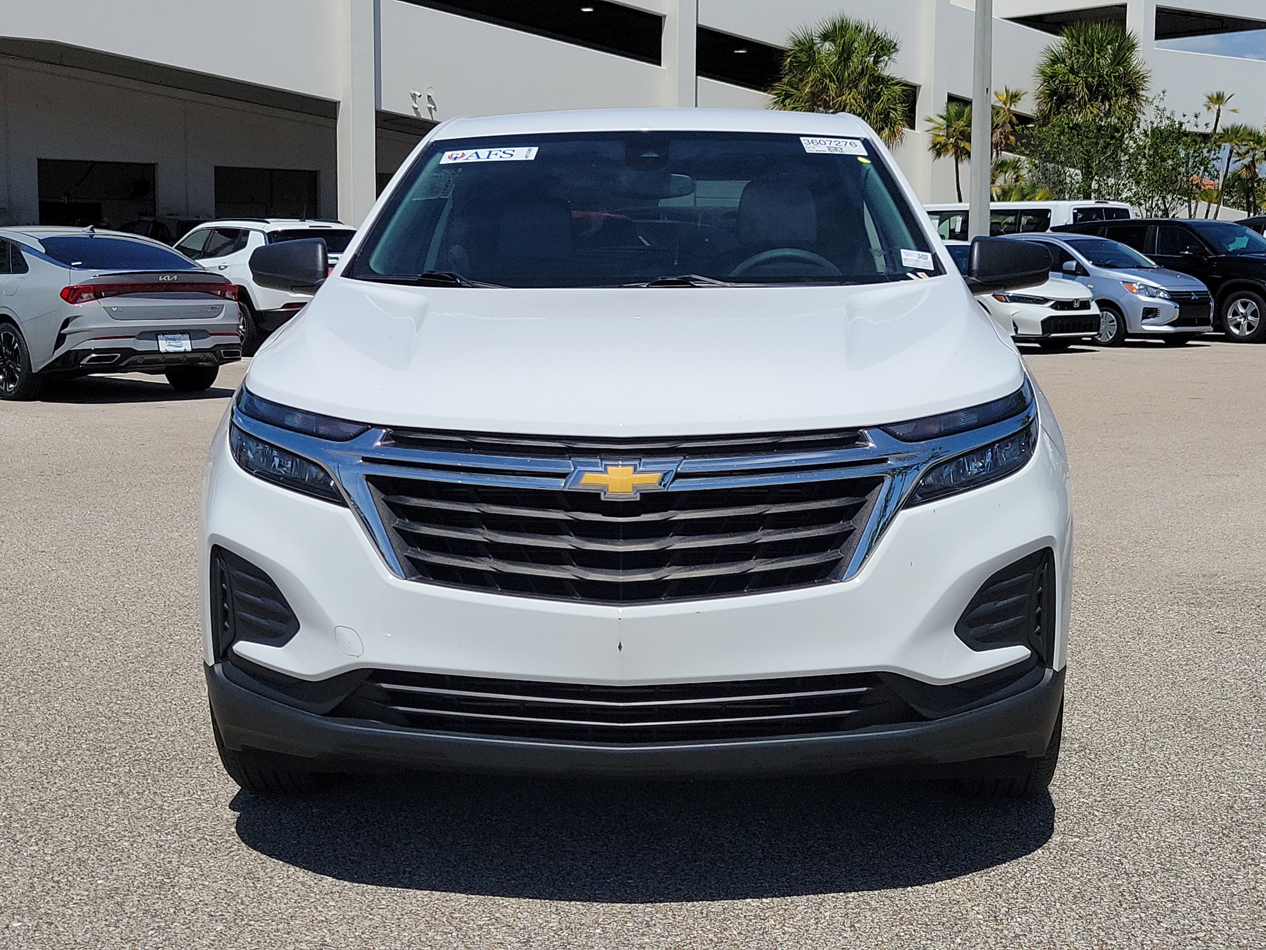 Used 2023 Chevrolet Equinox LS w/ LS Convenience Package image 2