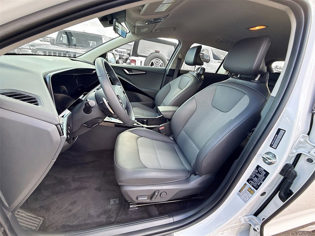 Used 2025 Kia Niro Wind w/ Wind Preserve Package image 23