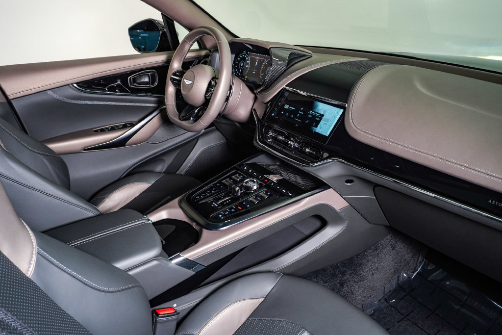 Used 2025 Aston Martin DBX 707 AWD/4WD image 17