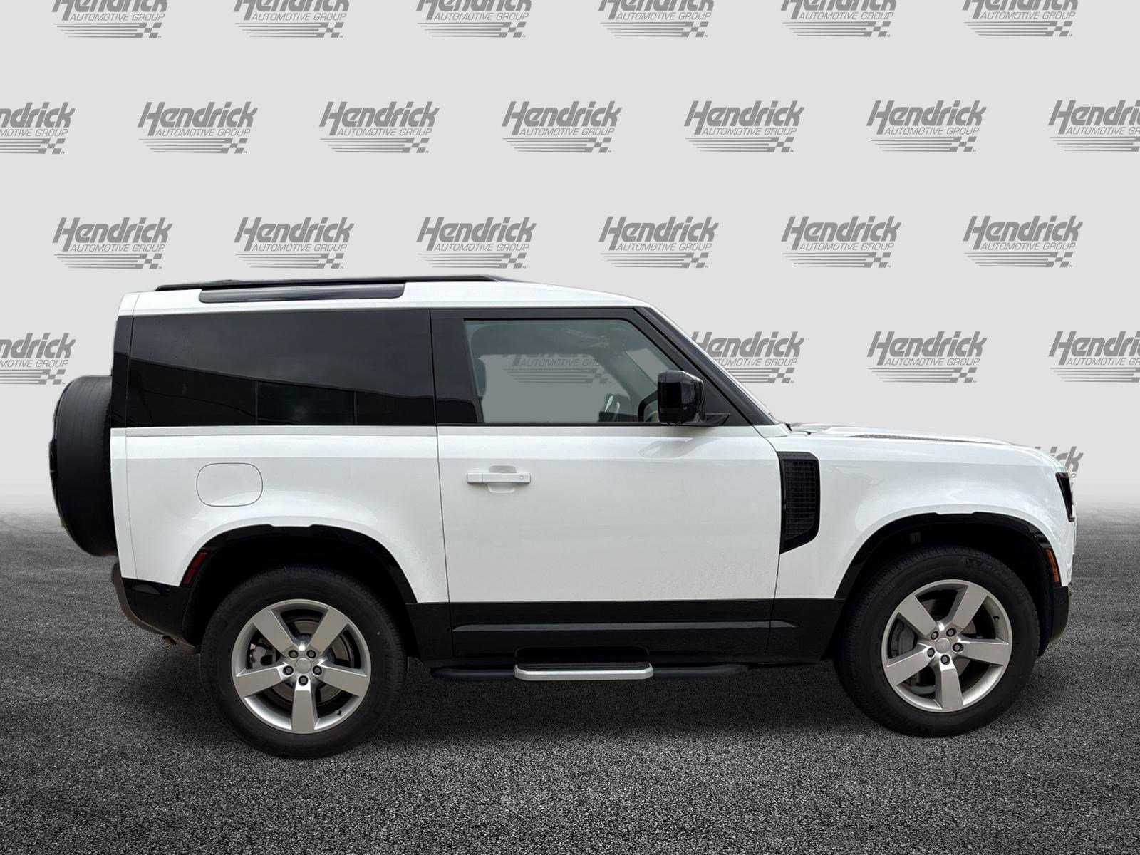 Used 2023 Land Rover Defender 90 X-Dynamic SE AWD/4WD image 11