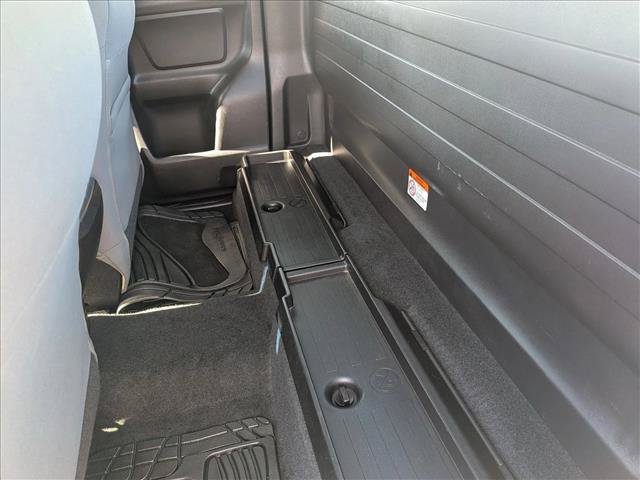 Used 2017 Toyota Tacoma SR AWD/4WD image 17