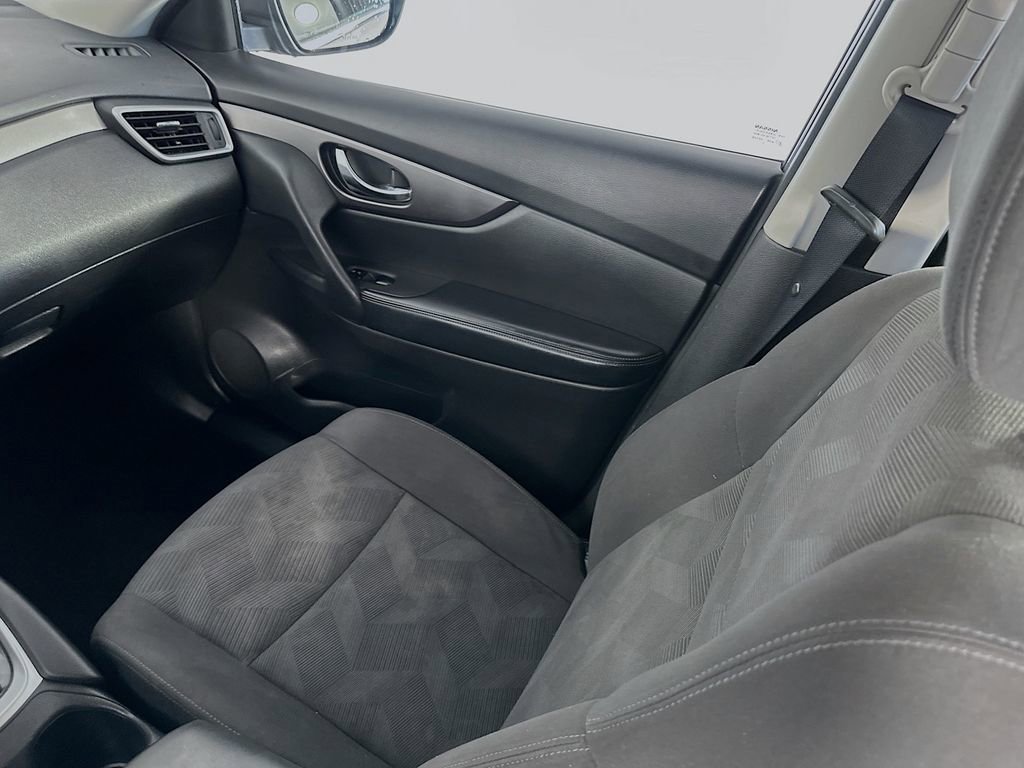 Used 2016 Nissan Rogue S FWD image 21
