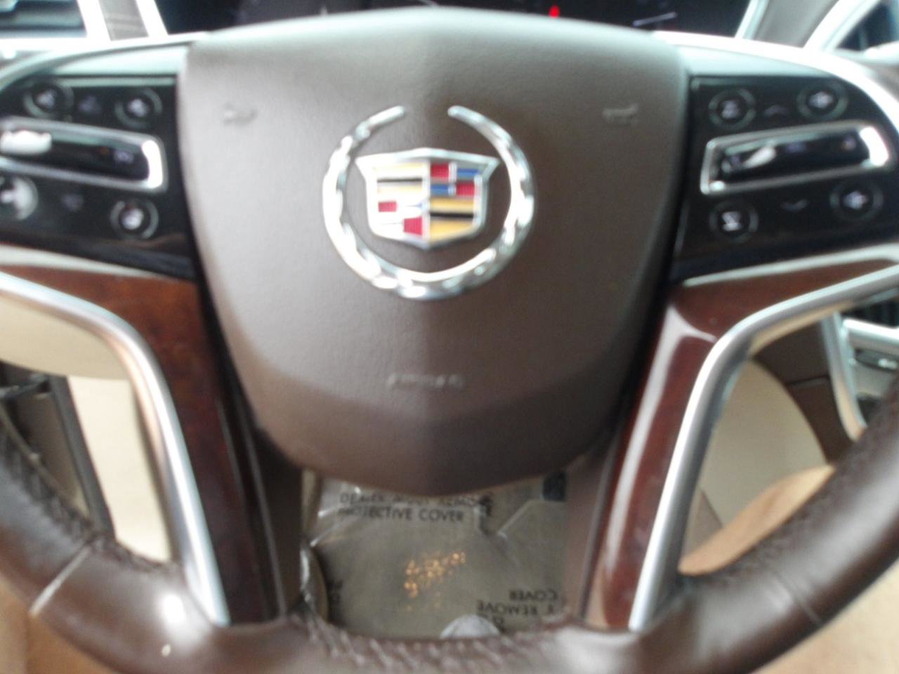 Used 2014 Cadillac SRX Luxury w/ Driver Awareness Package FWD image 20