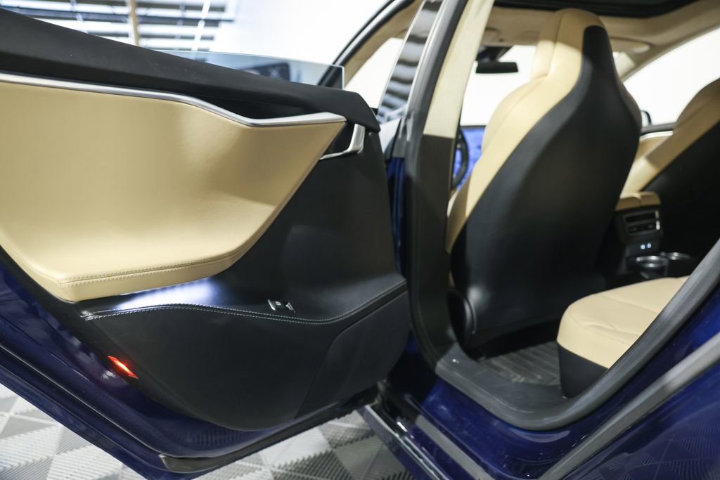 Used 2017 Tesla Model S 90D image 32
