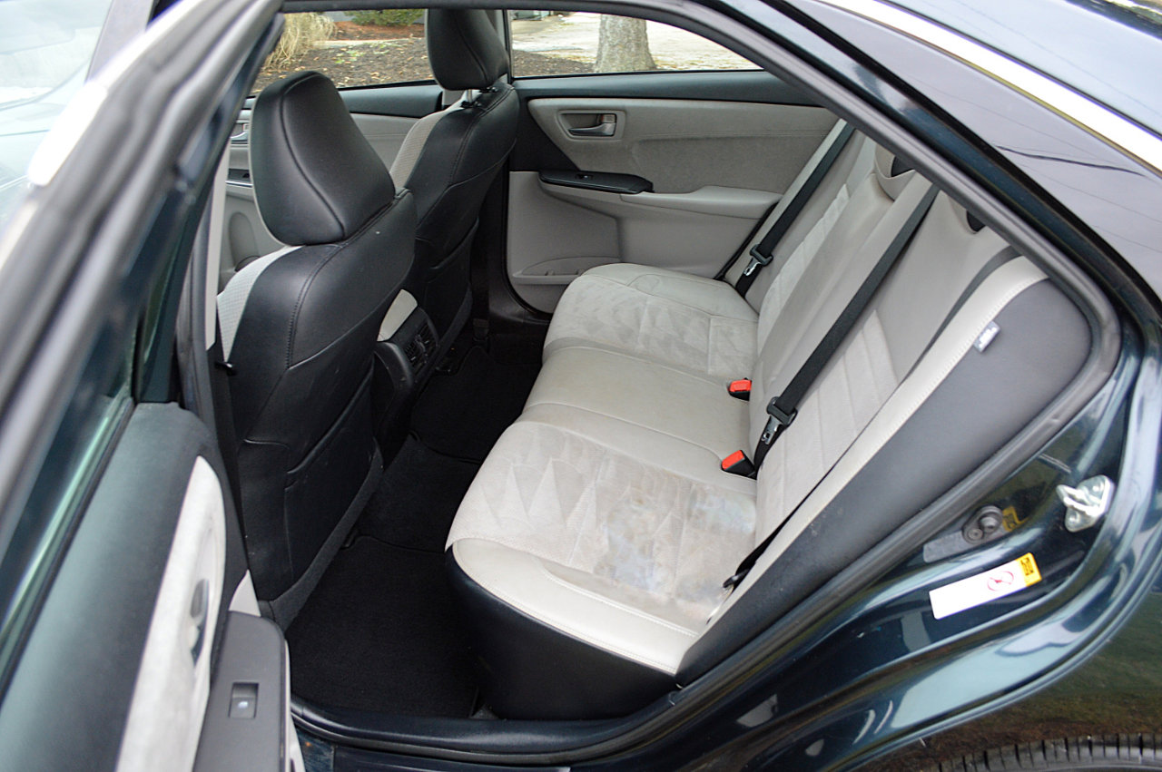 Used 2015 Toyota Camry XSE image 14