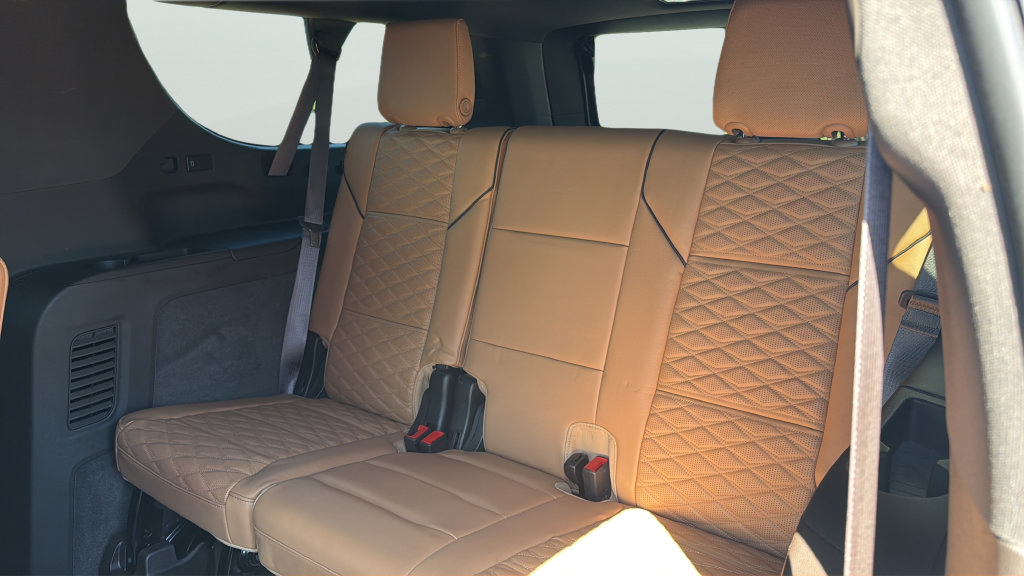 Used 2023 Cadillac Escalade ESV Premium Luxury w/ Performance Package RWD image 29