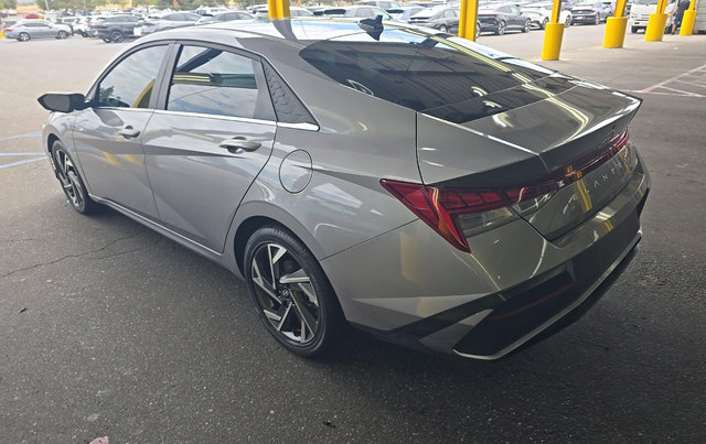 Used 2025 Hyundai Elantra Limited FWD image 4