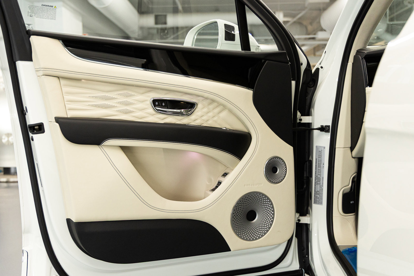 New 2026 Bentley Bentayga AWD/4WD image 23