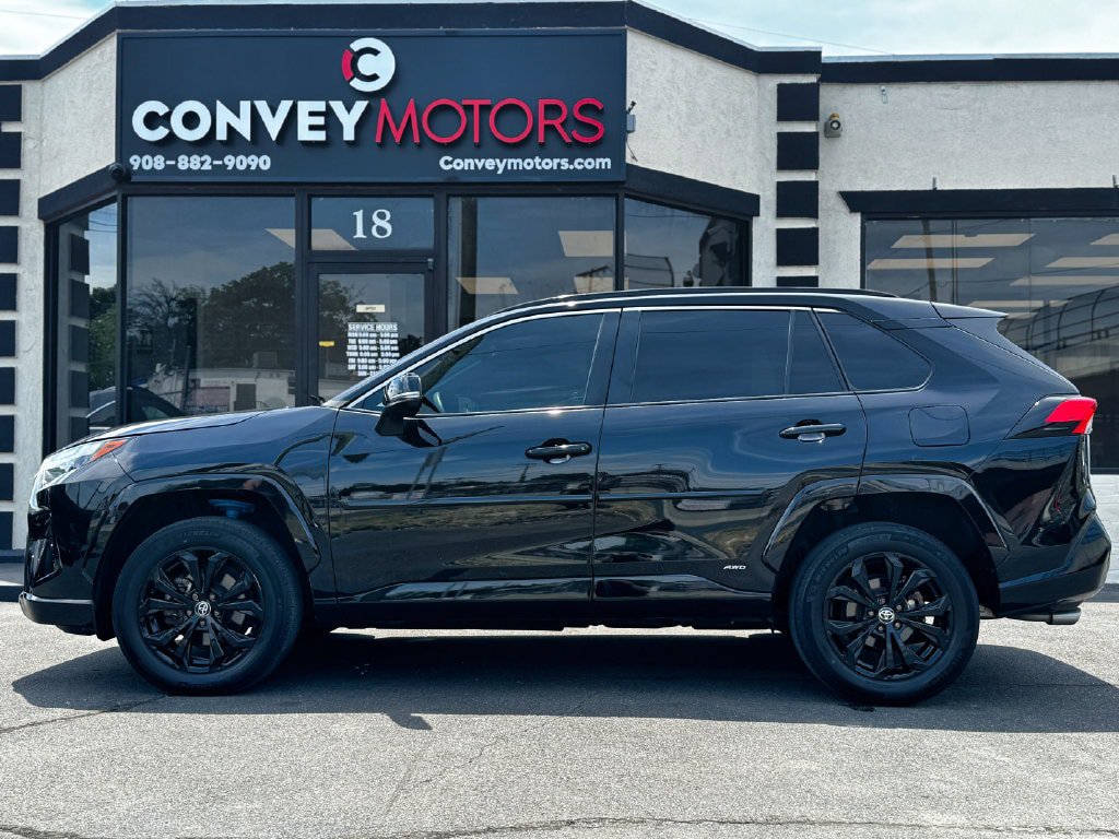 Used 2022 Toyota RAV4 SE w/ Convenience Package AWD/4WD image 5