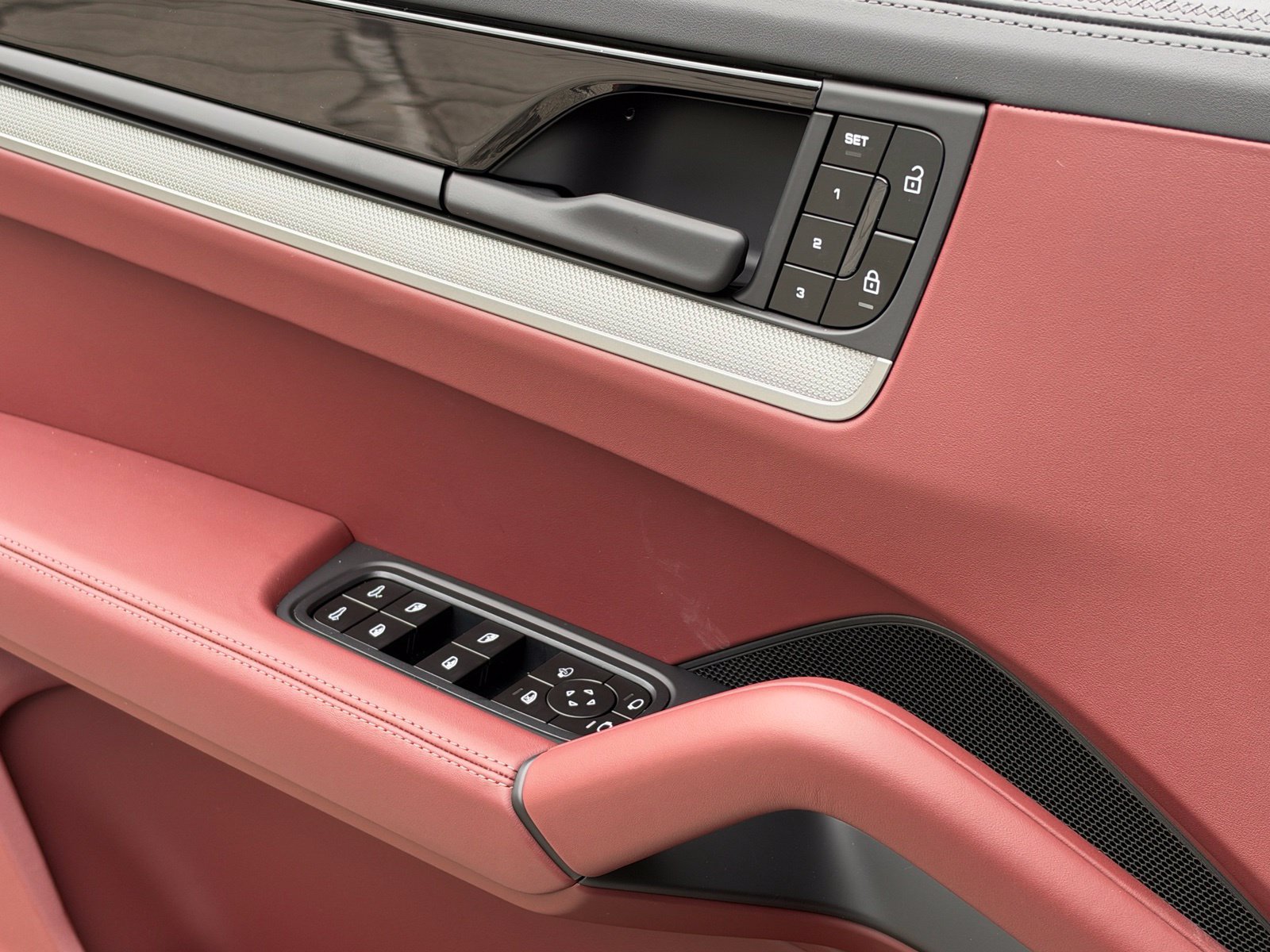New 2026 Porsche Cayenne AWD/4WD image 34