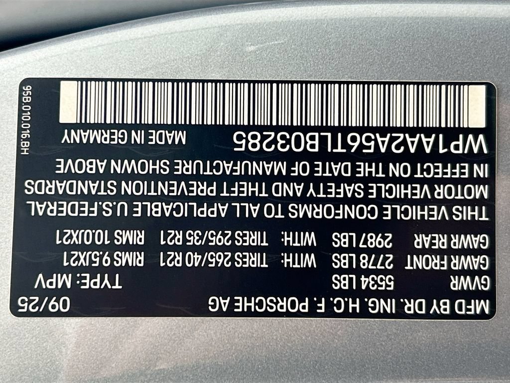 Used 2026 Porsche Macan AWD/4WD image 36