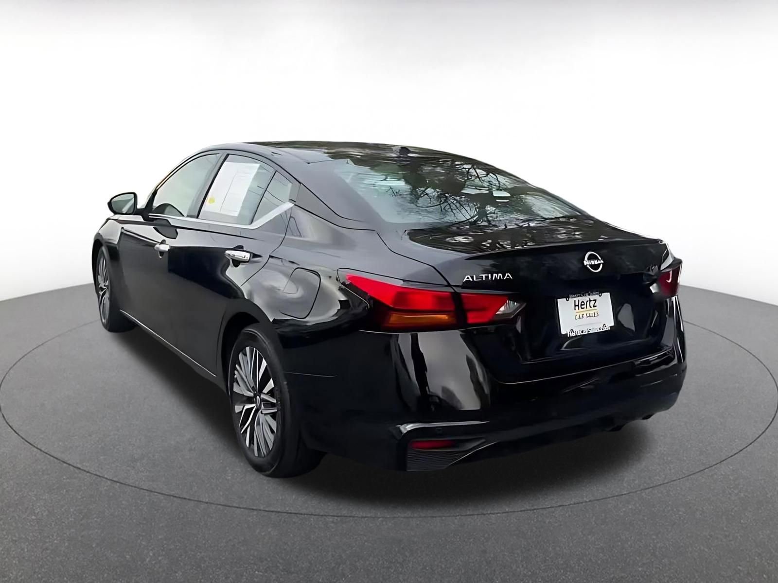 Used 2025 Nissan Altima 2.5 SV image 11