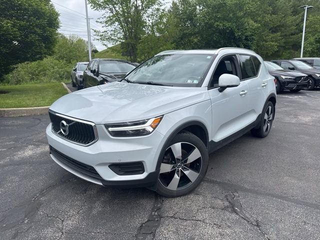 Used 2020 Volvo XC40 T5 Momentum w/ Protection Package