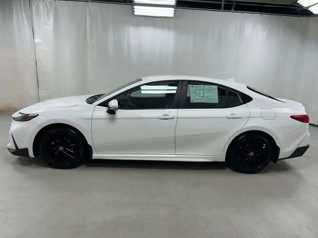 Used 2025 Toyota Camry SE w/ Convenience Package FWD image 7