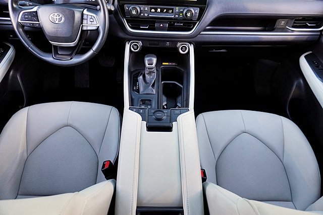 Used 2025 Toyota Grand Highlander FWD image 31