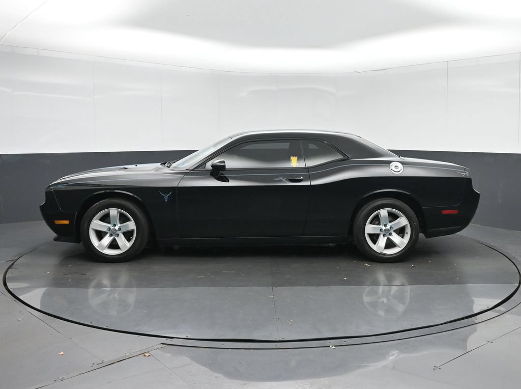 Used 2012 Dodge Challenger SXT RWD image 4