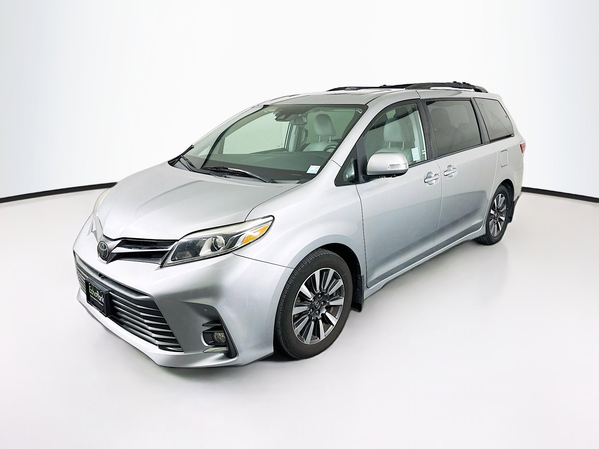 Used 2019 Toyota Sienna Limited Premium w/ Carpet Mat Package FWD image 3
