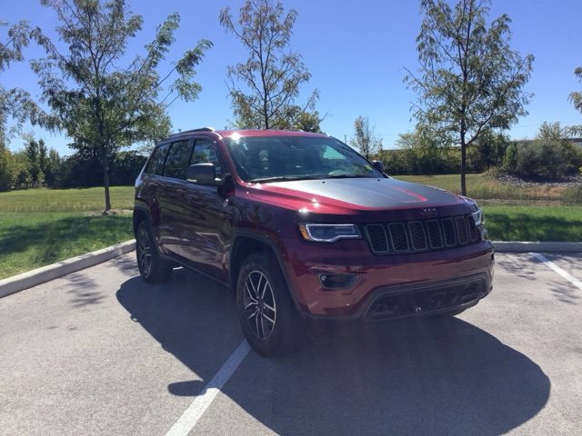 Used 2019 Jeep Grand Cherokee Trailhawk w/ Trailhawk Luxury Group AWD/4WD image 3